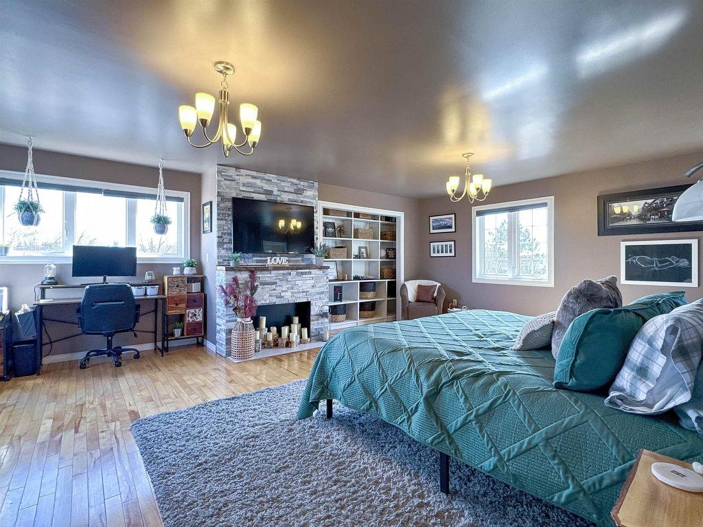 












23 Pond Street

,
Cornwall,




PE
C0A 1H0

