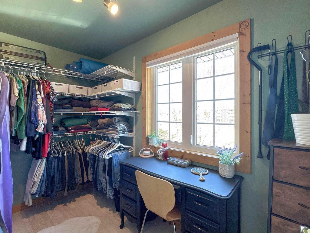 












23 Pond Street

,
Cornwall,




PE
C0A 1H0

