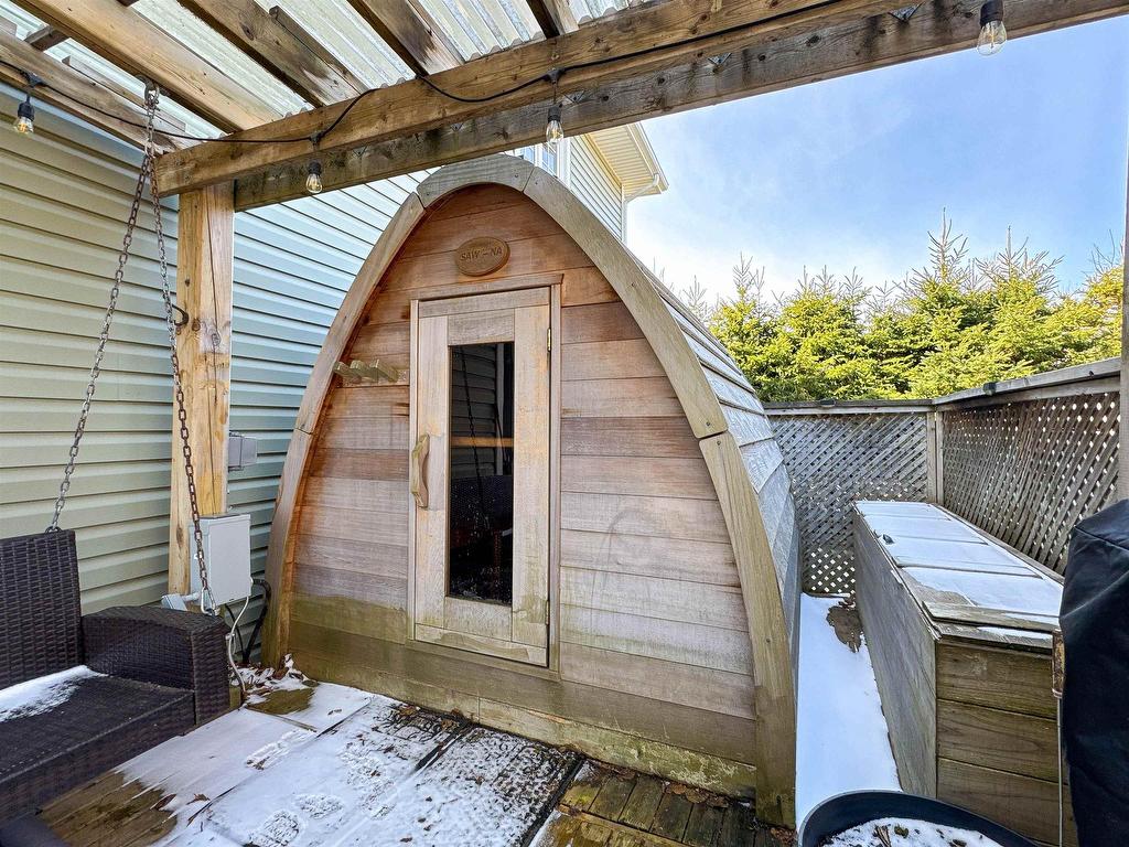 












23 Pond Street

,
Cornwall,




PE
C0A 1H0

