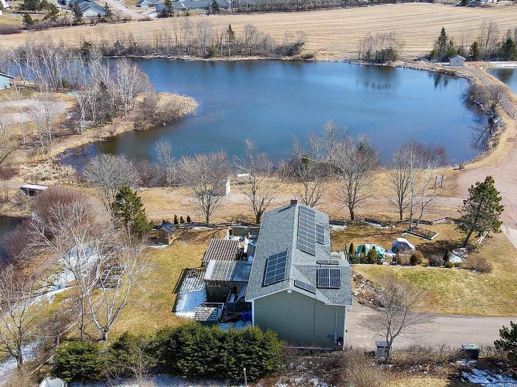 












23 Pond Street

,
Cornwall,




PE
C0A 1H0


