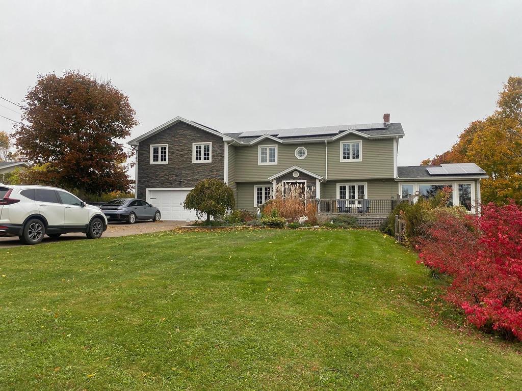 












23 Pond Street

,
Cornwall,




PE
C0A 1H0

