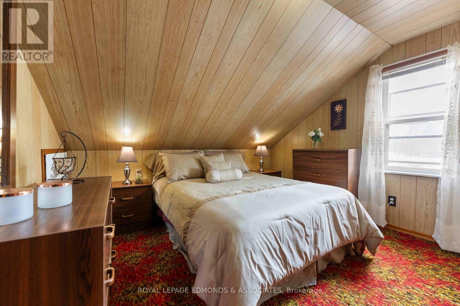 












3433 ROUND LAKE ROAD

,
Killaloe, Hagarty and Richards,




Ontario
K0J2A0

