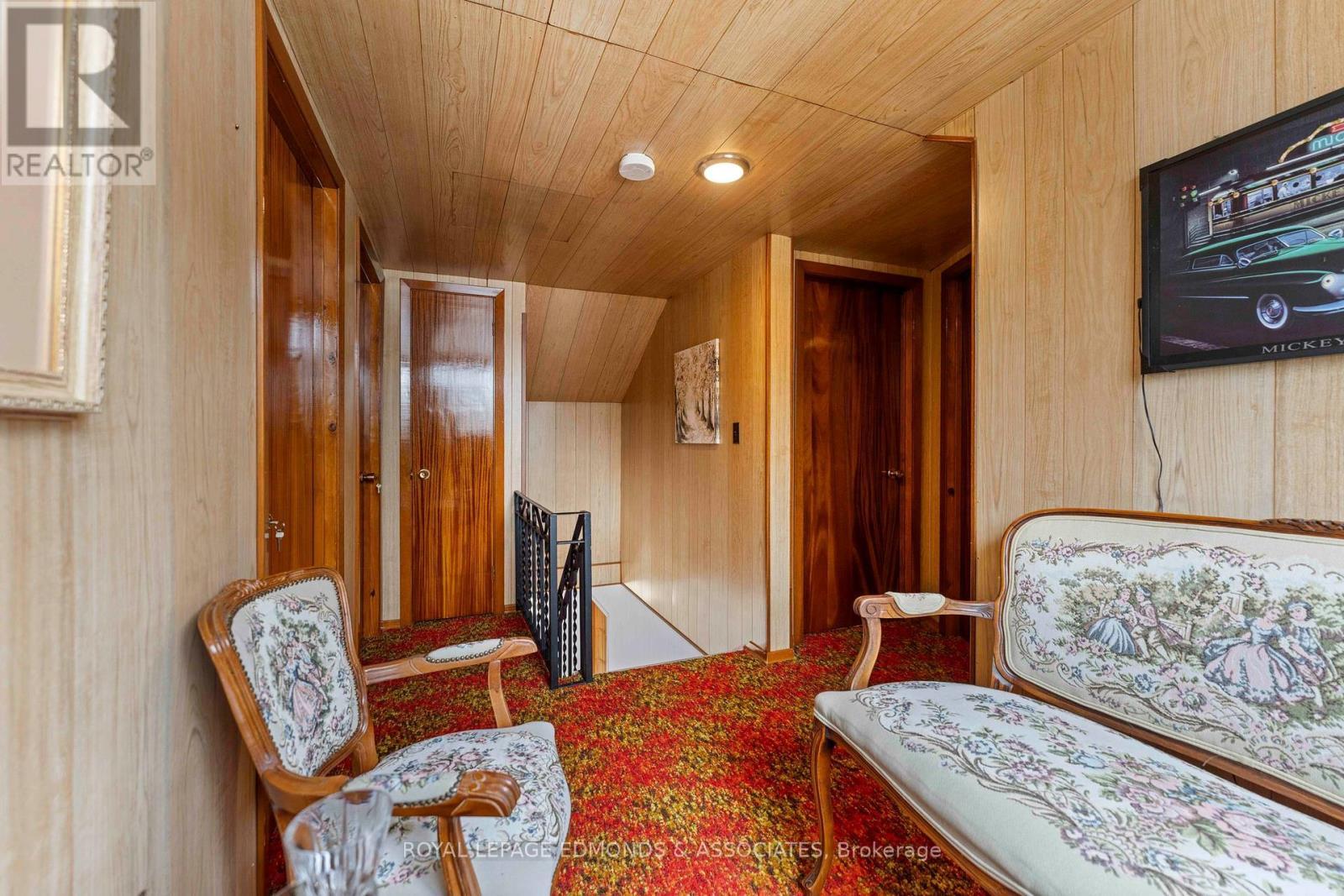 












3433 ROUND LAKE ROAD

,
Killaloe, Hagarty and Richards,




Ontario
K0J2A0


