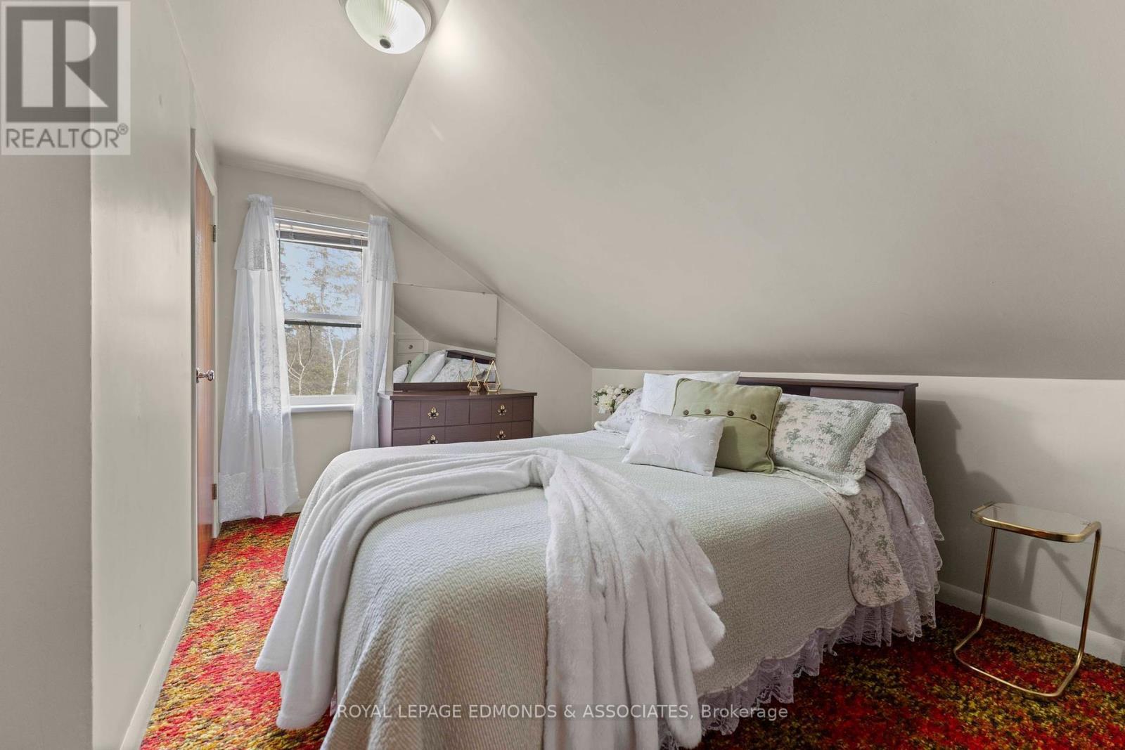 












3433 ROUND LAKE ROAD

,
Killaloe, Hagarty and Richards,




Ontario
K0J2A0

