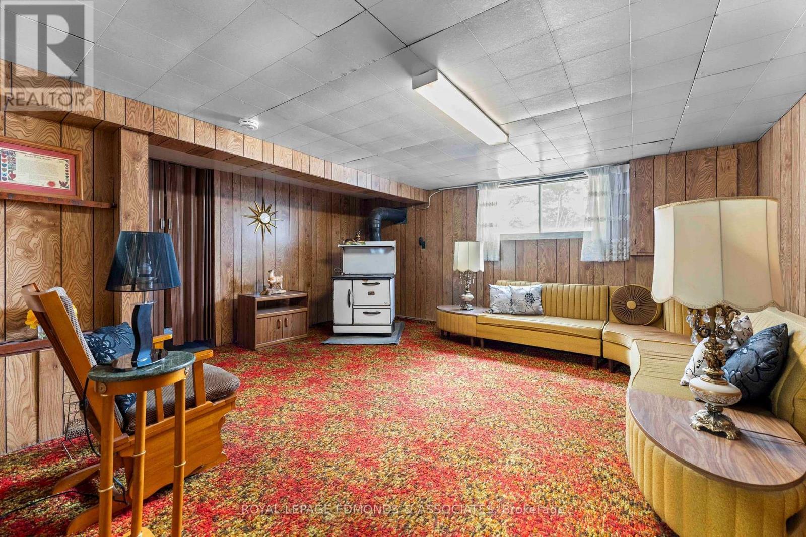 












3433 ROUND LAKE ROAD

,
Killaloe, Hagarty and Richards,




Ontario
K0J2A0

