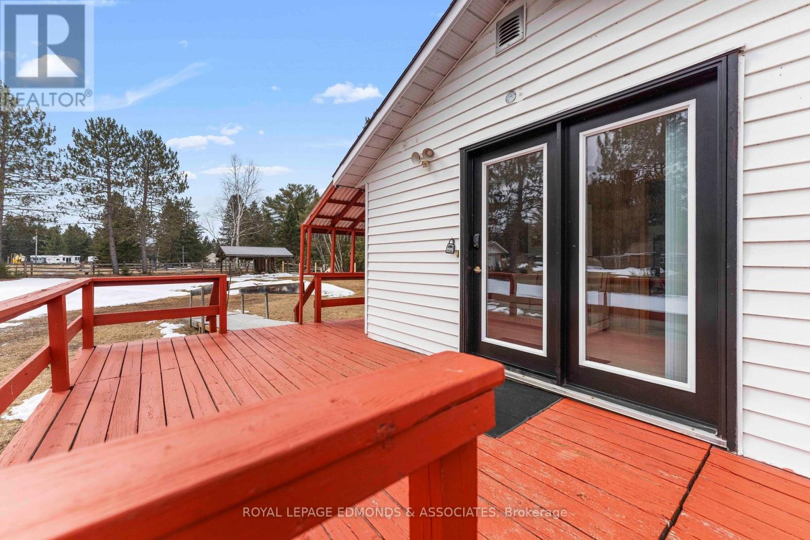 












3433 ROUND LAKE ROAD

,
Killaloe, Hagarty and Richards,




Ontario
K0J2A0


