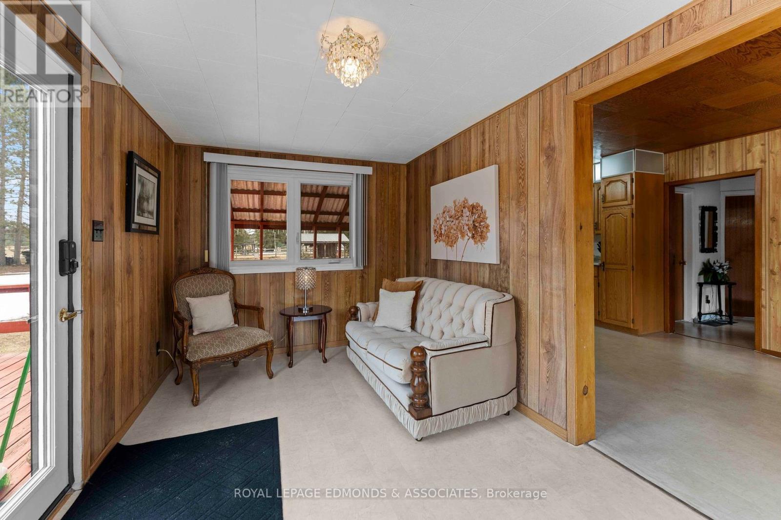 












3433 ROUND LAKE ROAD

,
Killaloe, Hagarty and Richards,




Ontario
K0J2A0

