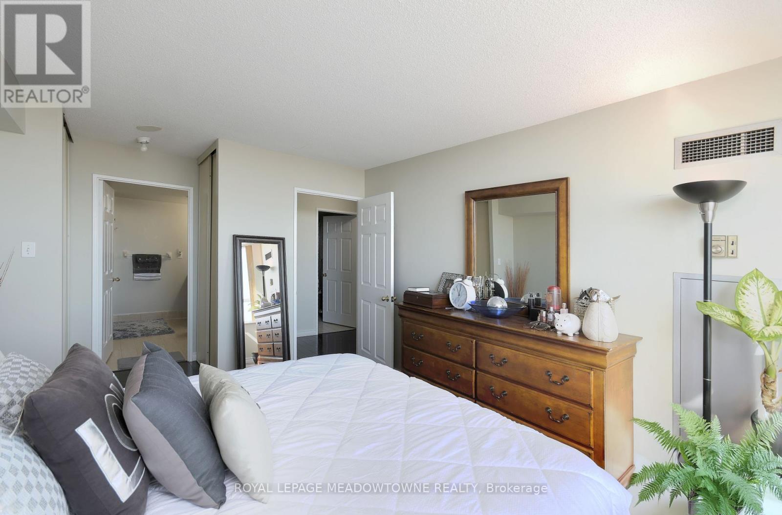 












2110 - 30 MALTA AVENUE

,
Brampton,




Ontario
L6Y4S5

