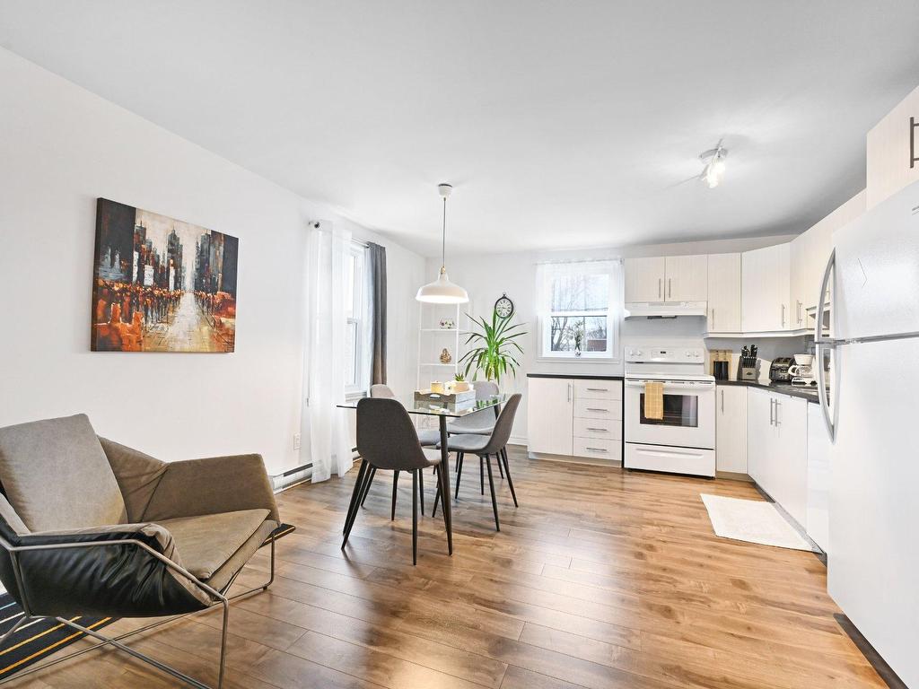 









14

 - 16


Rue Bouthillier N.

,
Saint-Jean-sur-Richelieu,




QC
J3B5X8

