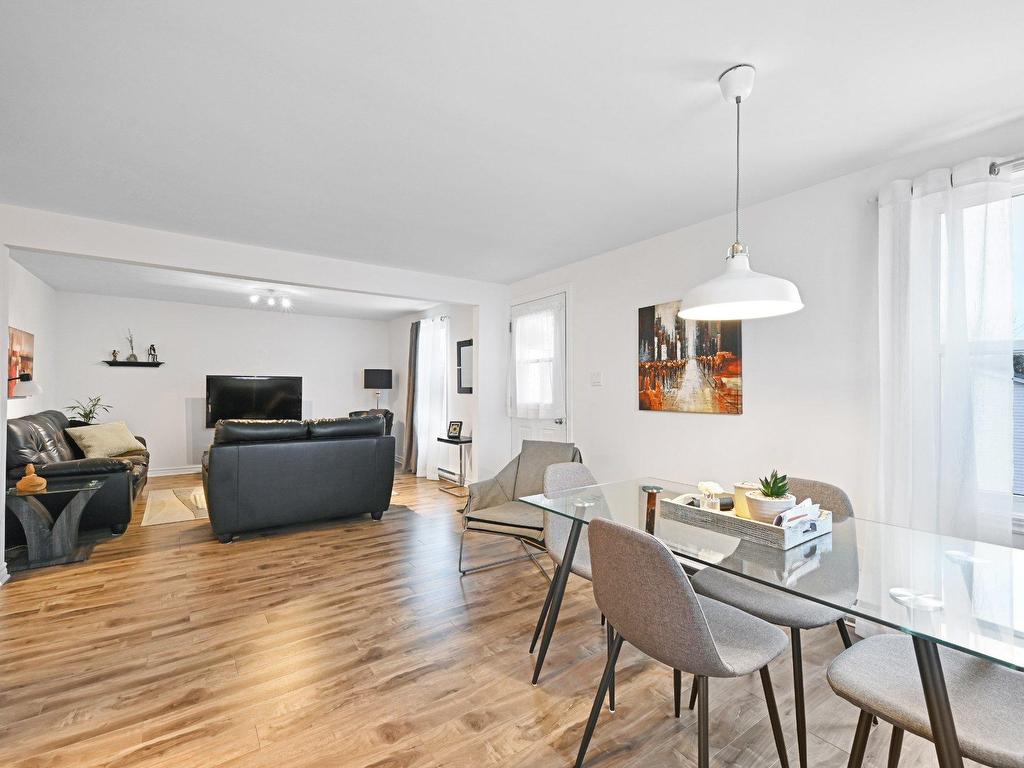 









14

 - 16


Rue Bouthillier N.

,
Saint-Jean-sur-Richelieu,




QC
J3B5X8

