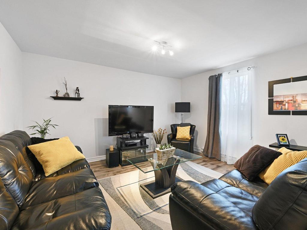









14

 - 16


Rue Bouthillier N.

,
Saint-Jean-sur-Richelieu,




QC
J3B5X8

