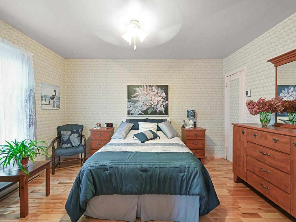 









14

 - 16


Rue Bouthillier N.

,
Saint-Jean-sur-Richelieu,




QC
J3B5X8

