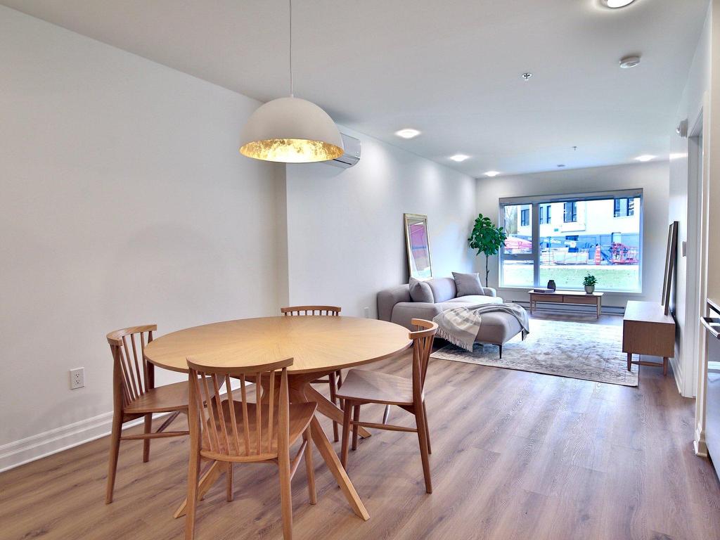 









2000


Rue Benoit

, 303,
Saint-Bruno-de-Montarville,




QC
J3V6N5

