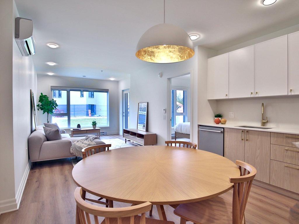 









2000


Rue Benoit

, 303,
Saint-Bruno-de-Montarville,




QC
J3V6N5

