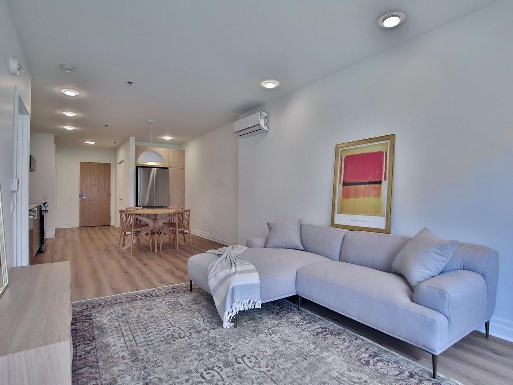 









2000


Rue Benoit

, 303,
Saint-Bruno-de-Montarville,




QC
J3V6N5

