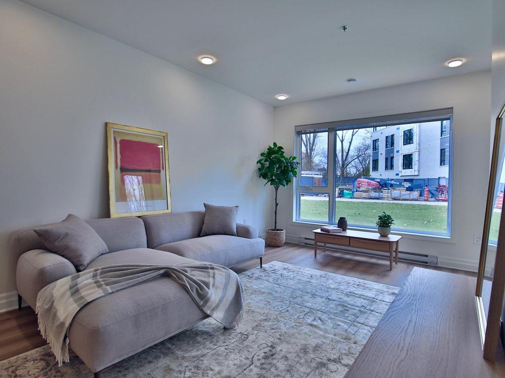 









2000


Rue Benoit

, 303,
Saint-Bruno-de-Montarville,




QC
J3V6N5

