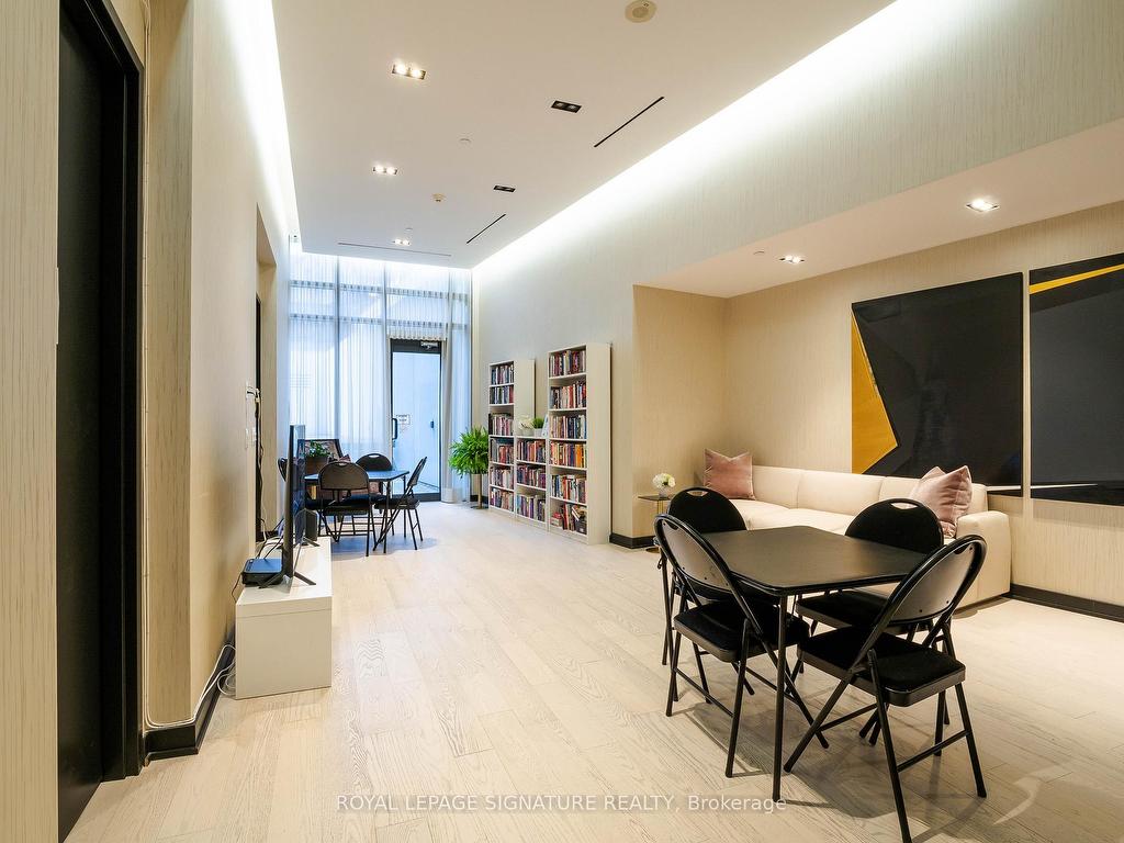









3018


Yonge

Street, 714,
Toronto,




ON
M4N 0A5

