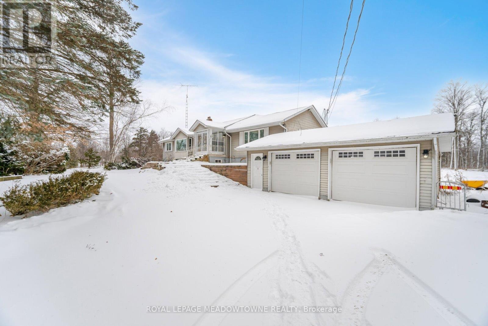 












11255 REGIONAL ROAD 25 ROAD

,
Halton Hills,




Ontario
L7J2M1


