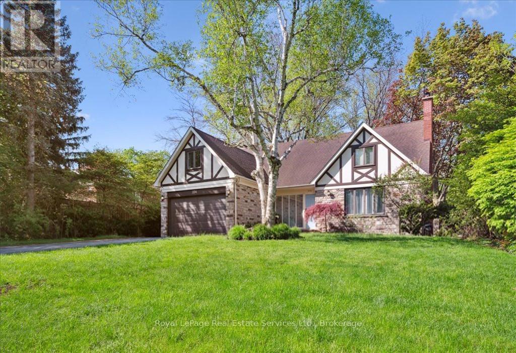 












234 CARDINAL DRIVE

,
Oakville (MO Morrison),




Ontario
L6J4P2

