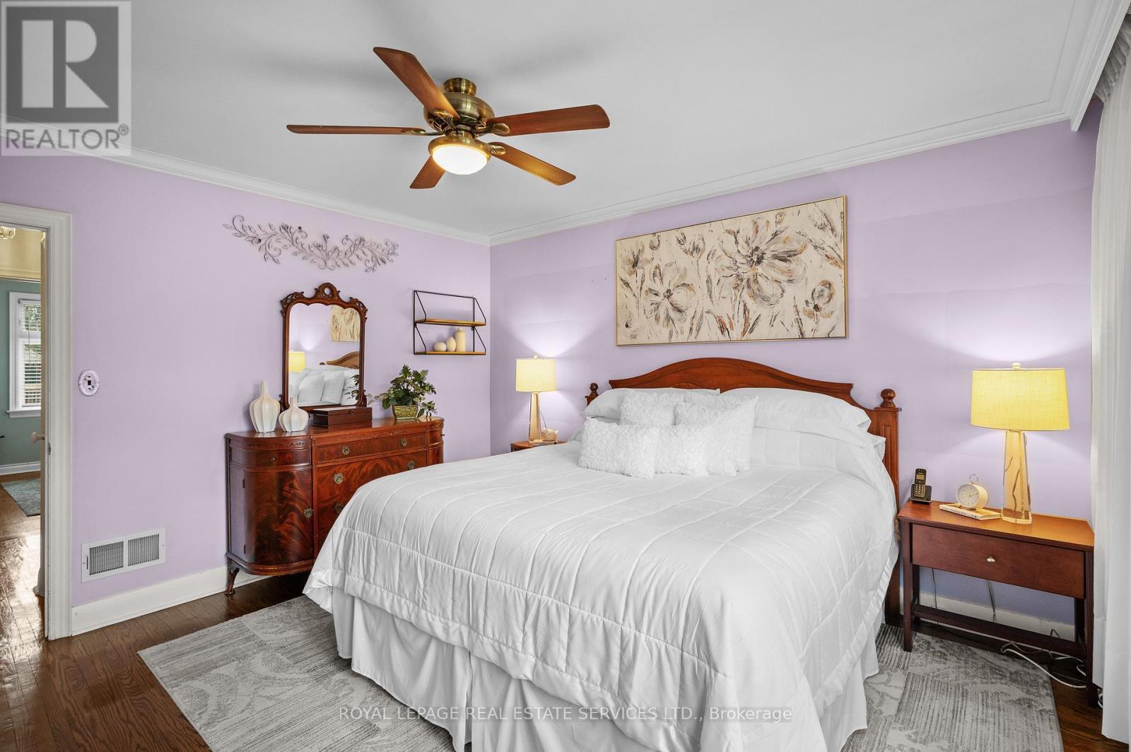 












2173 DEYNCOURT DRIVE

,
Burlington,




Ontario
L7R1W2

