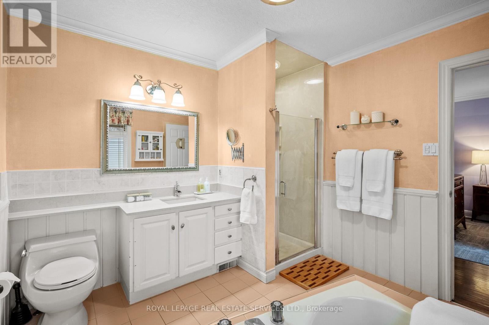 












2173 DEYNCOURT DRIVE

,
Burlington,




Ontario
L7R1W2

