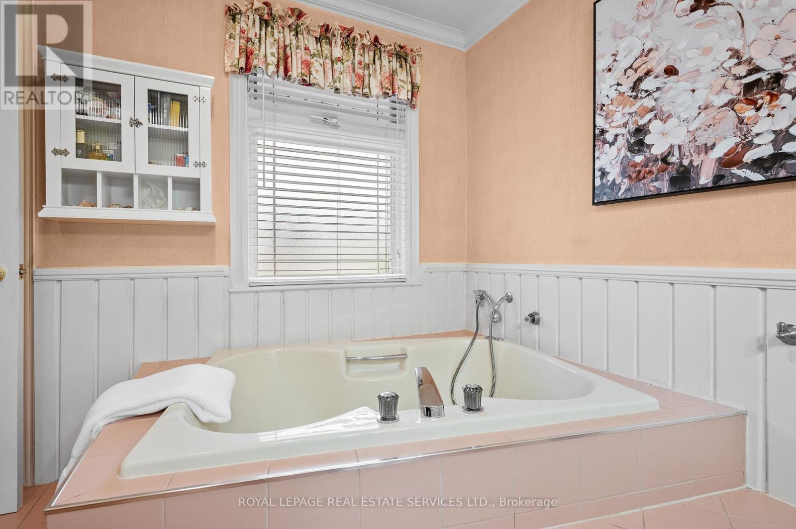 












2173 DEYNCOURT DRIVE

,
Burlington,




Ontario
L7R1W2

