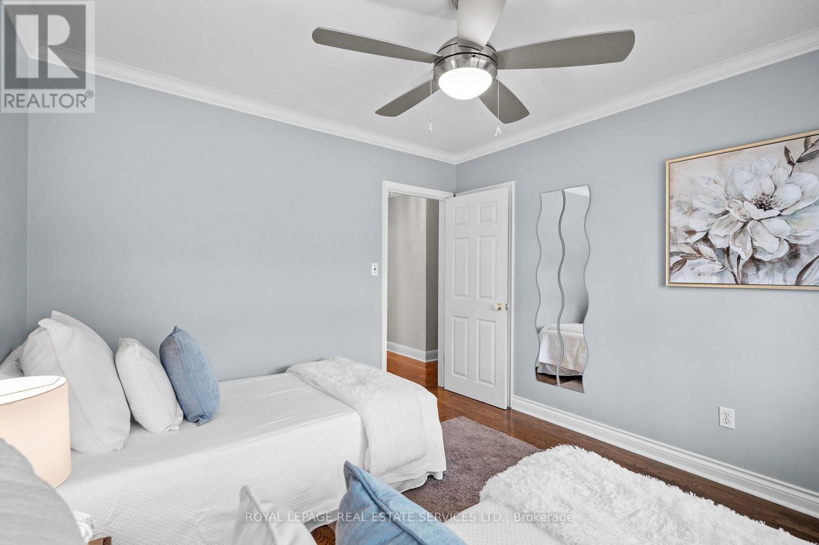 












2173 DEYNCOURT DRIVE

,
Burlington,




Ontario
L7R1W2

