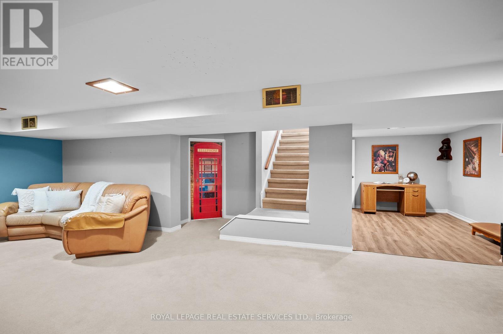 












2173 DEYNCOURT DRIVE

,
Burlington,




Ontario
L7R1W2

