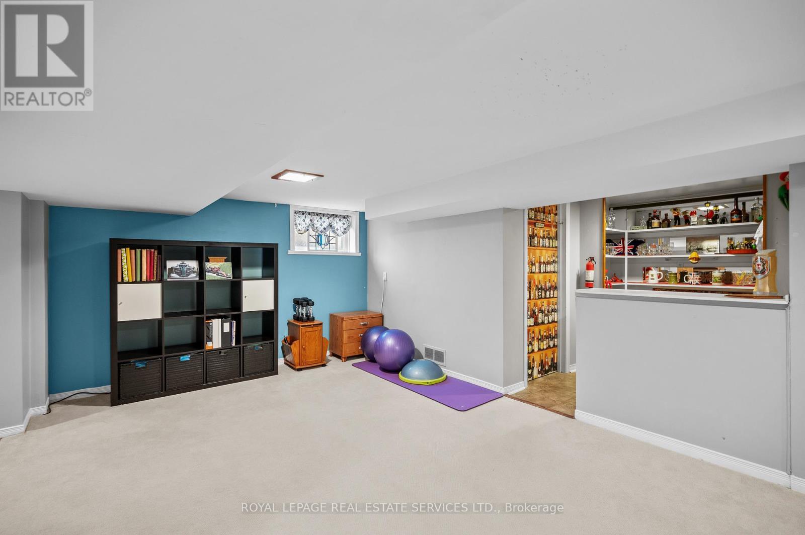 












2173 DEYNCOURT DRIVE

,
Burlington,




Ontario
L7R1W2

