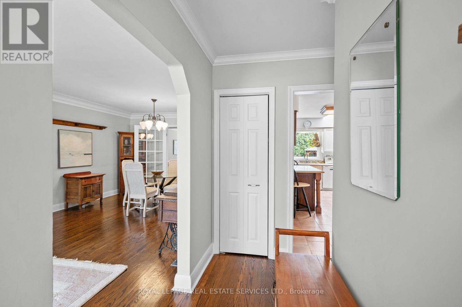 












2173 DEYNCOURT DRIVE

,
Burlington,




Ontario
L7R1W2


