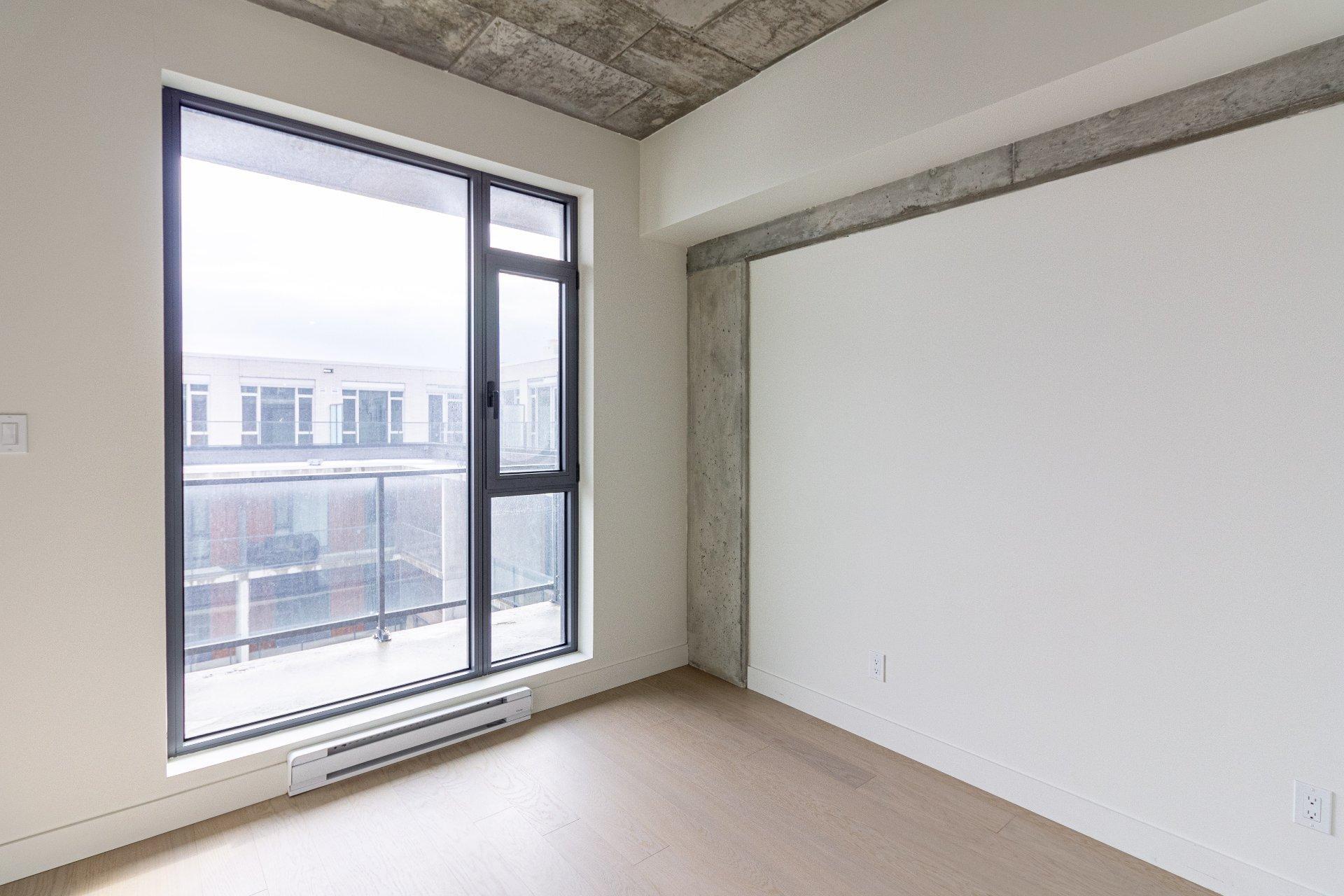









200


Boul. Marcel-Laurin

, 709,
Montréal (Saint-Laurent),




QC
H4M0B1

