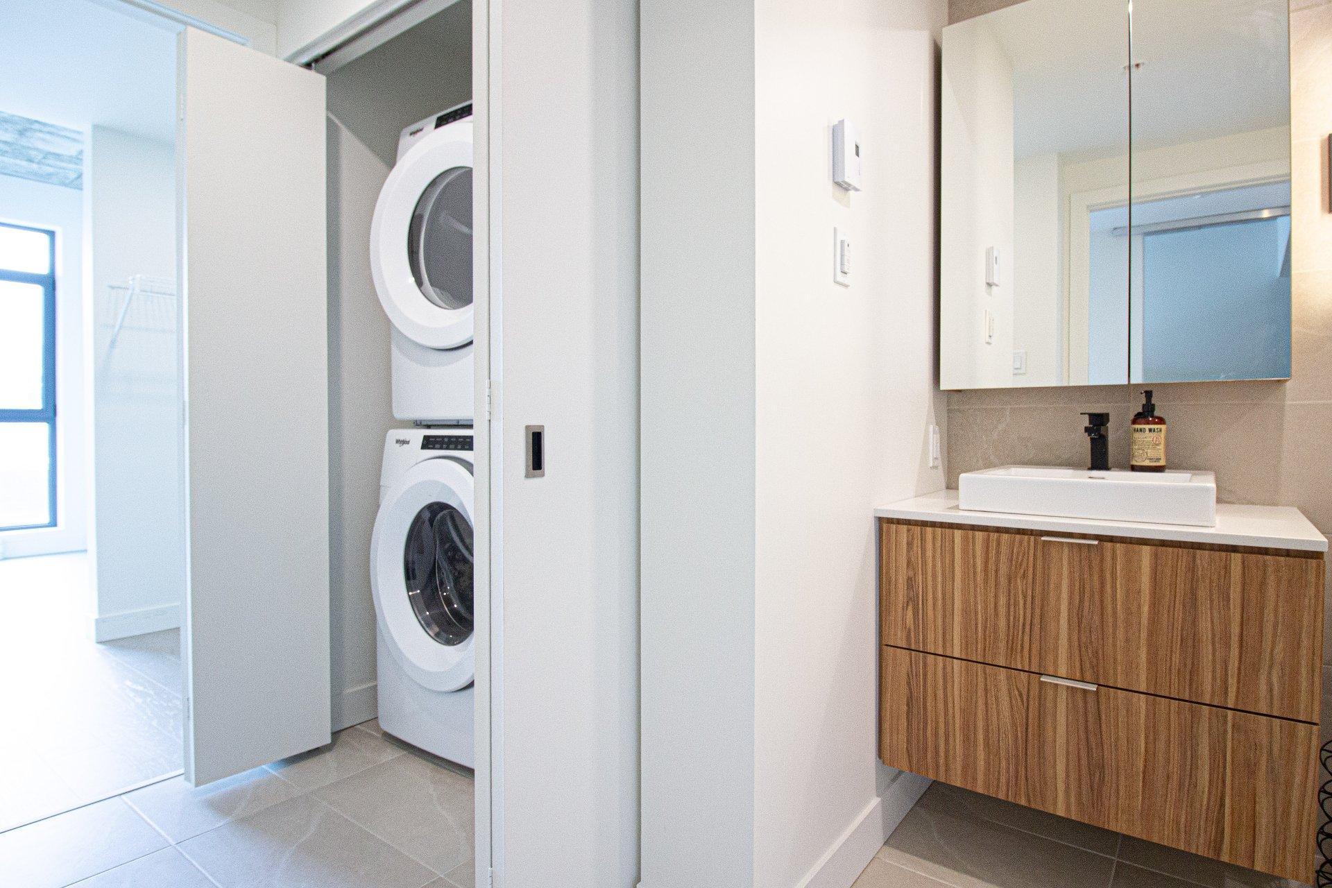 









200


Boul. Marcel-Laurin

, 709,
Montréal (Saint-Laurent),




QC
H4M0B1

