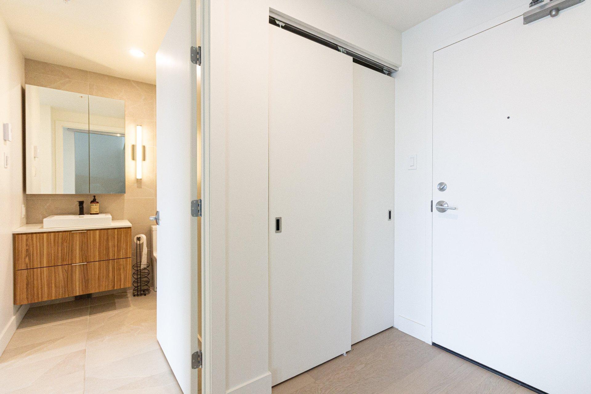 









200


Boul. Marcel-Laurin

, 709,
Montréal (Saint-Laurent),




QC
H4M0B1

