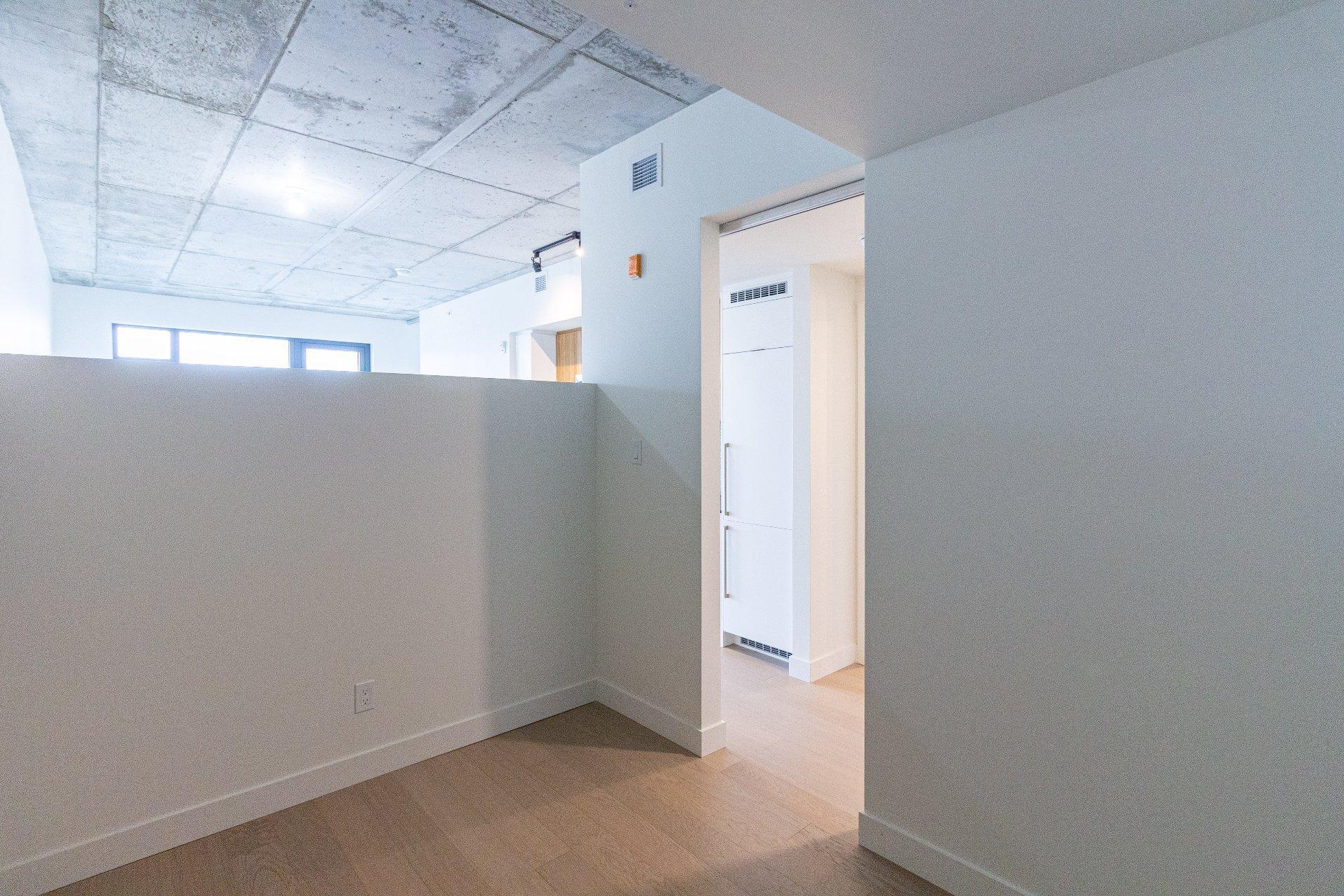 









200


Boul. Marcel-Laurin

, 709,
Montréal (Saint-Laurent),




QC
H4M0B1


