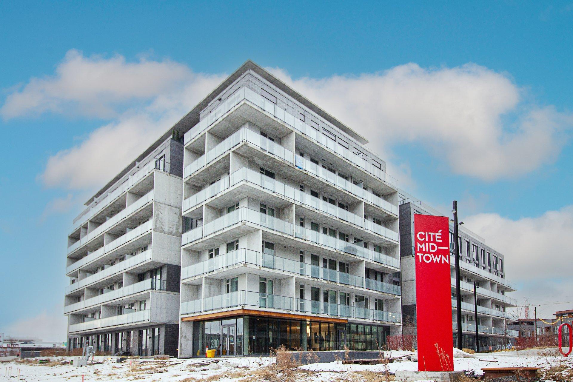 









200


Boul. Marcel-Laurin

, 709,
Montréal (Saint-Laurent),




QC
H4M0B1

