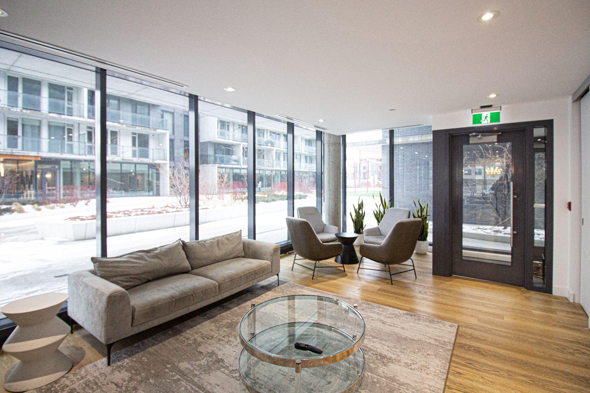 









200


Boul. Marcel-Laurin

, 709,
Montréal (Saint-Laurent),




QC
H4M0B1

