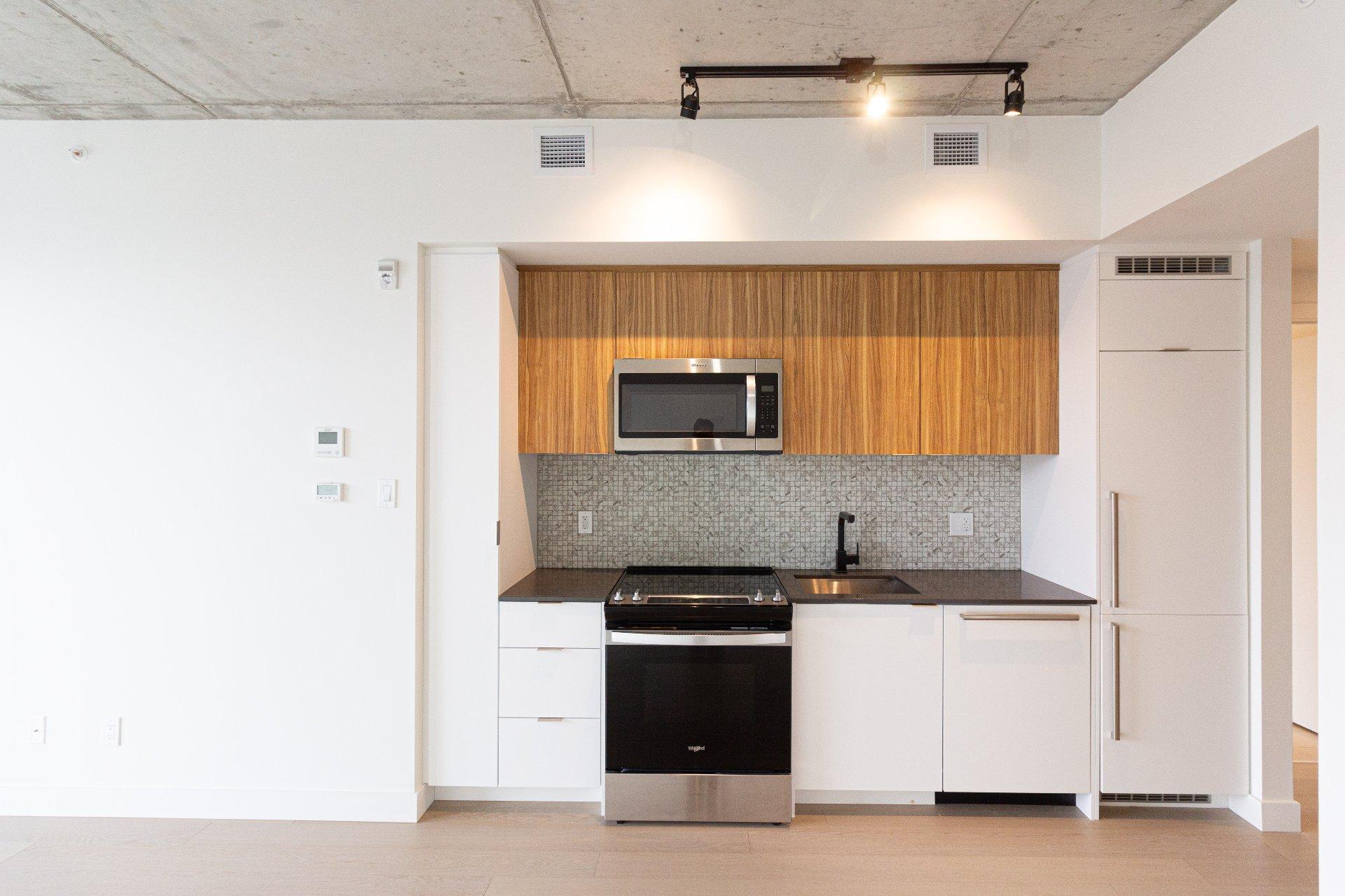 









200


Boul. Marcel-Laurin

, 709,
Montréal (Saint-Laurent),




QC
H4M0B1

