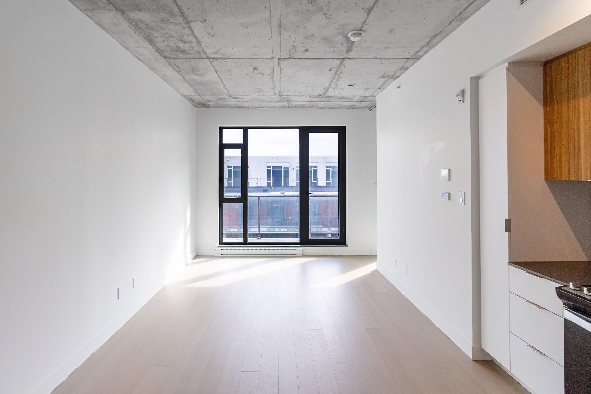 









200


Boul. Marcel-Laurin

, 709,
Montréal (Saint-Laurent),




QC
H4M0B1


