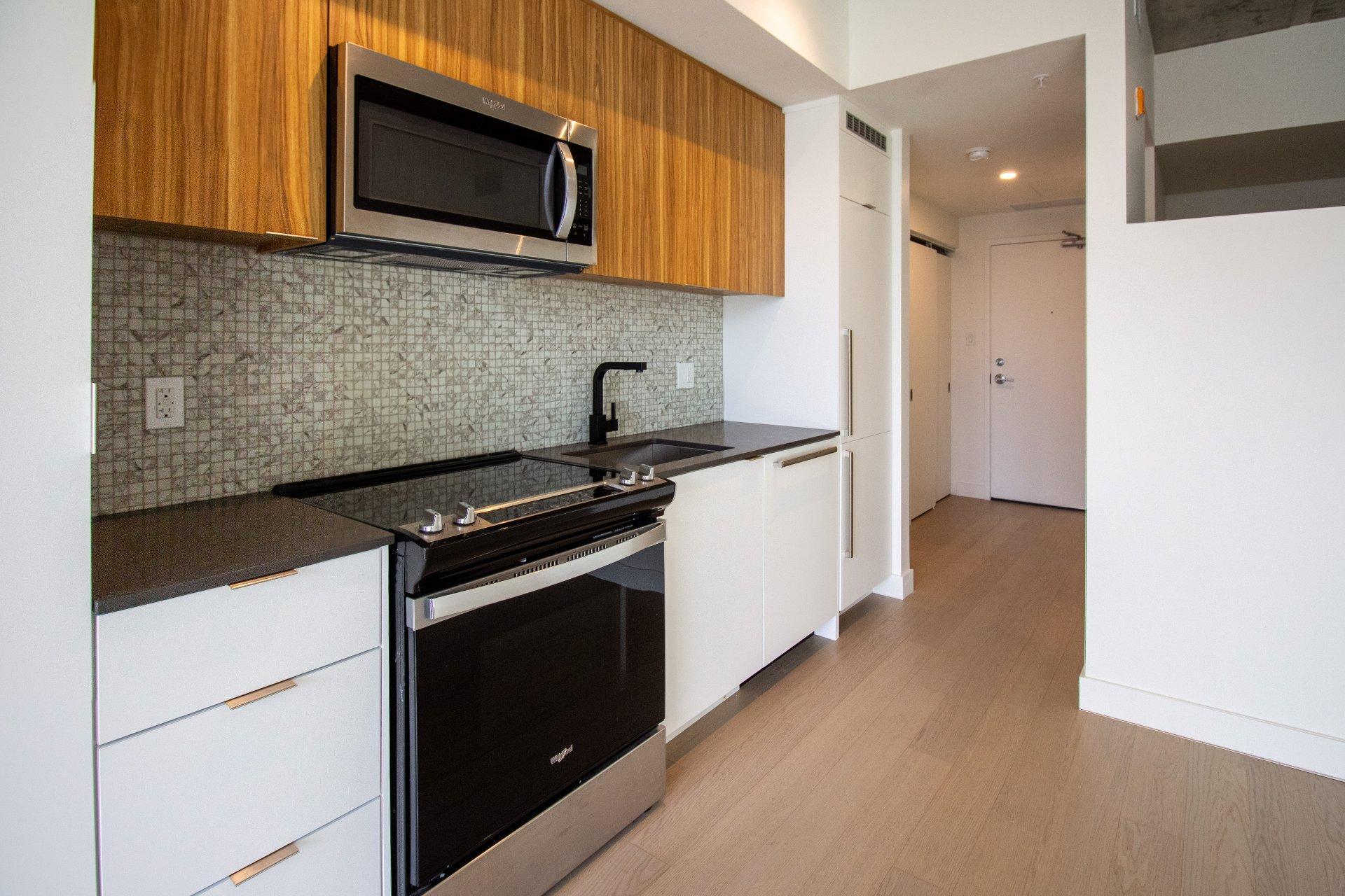 









200


Boul. Marcel-Laurin

, 709,
Montréal (Saint-Laurent),




QC
H4M0B1

