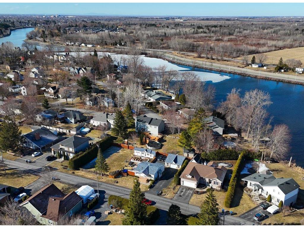 









1793


Rue Meloche

,
Saint-Jean-sur-Richelieu,




QC
J2W1Z6

