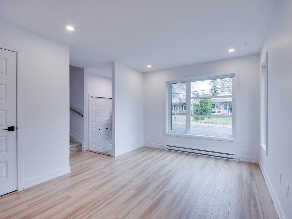 









956


Rue St-Louis

,
Gatineau (Gatineau),




QC
J8T2S4

