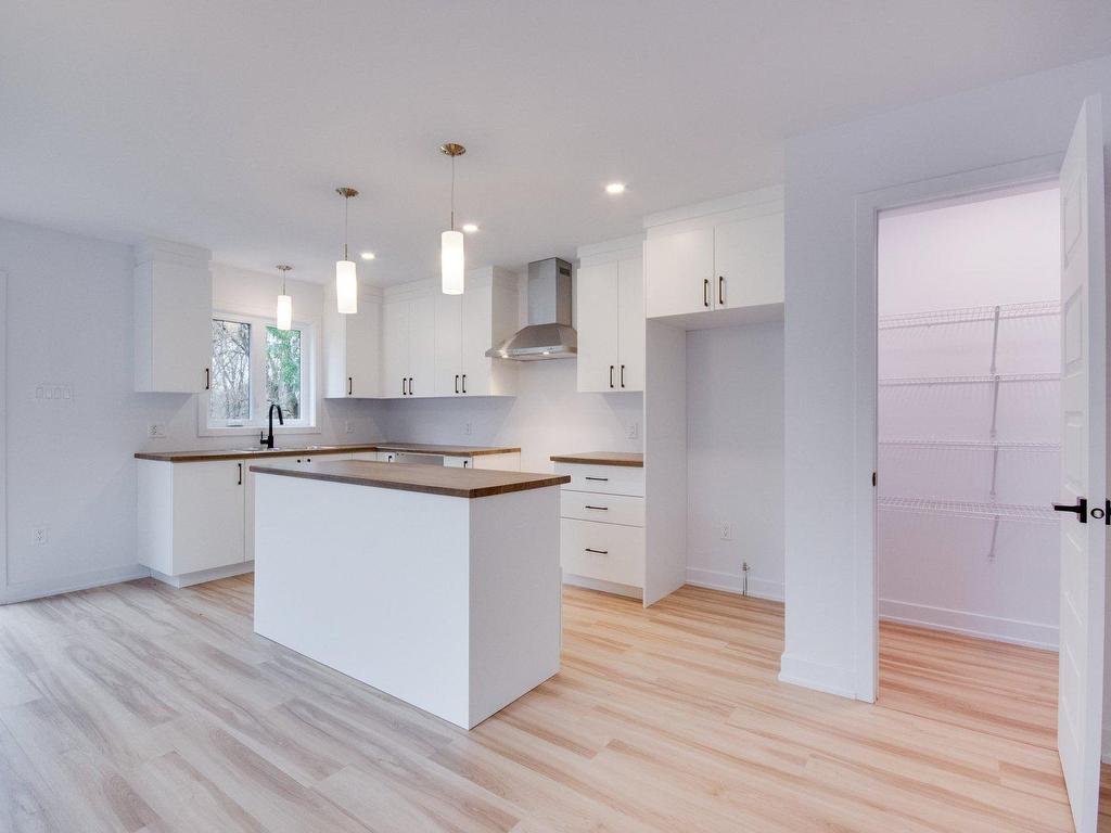 









956


Rue St-Louis

,
Gatineau (Gatineau),




QC
J8T2S4

