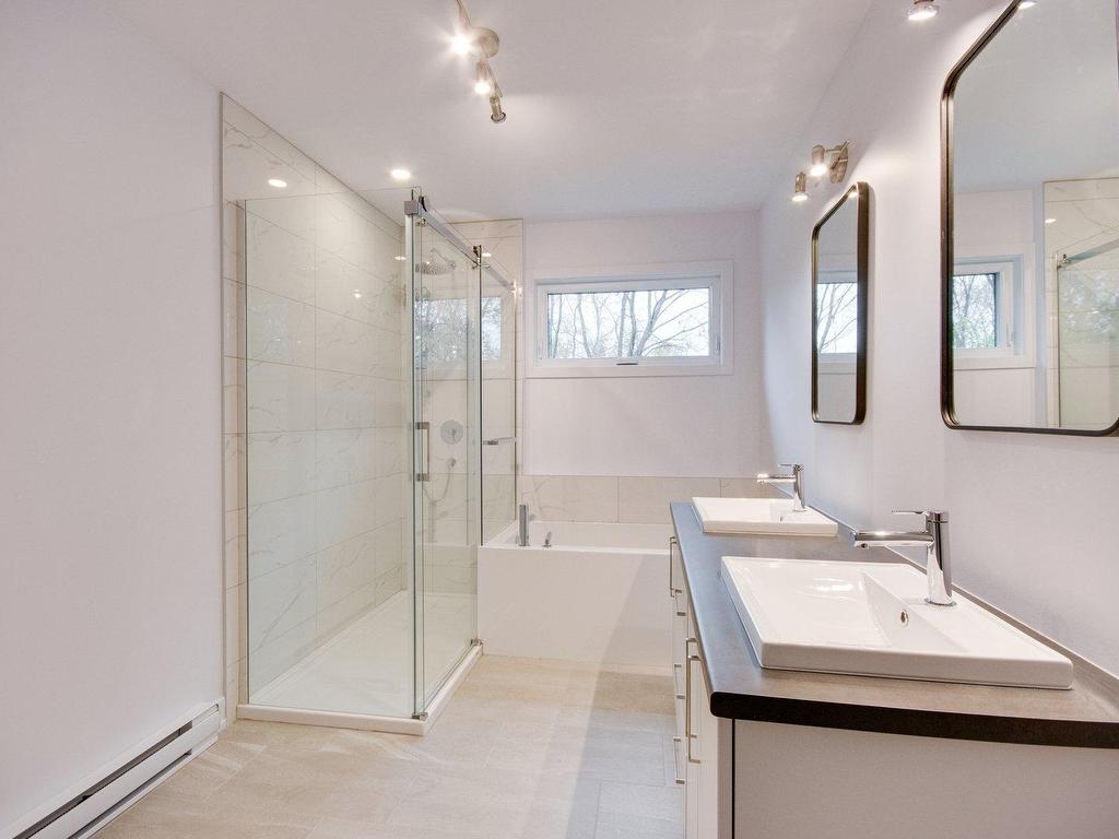 









956


Rue St-Louis

,
Gatineau (Gatineau),




QC
J8T2S4


