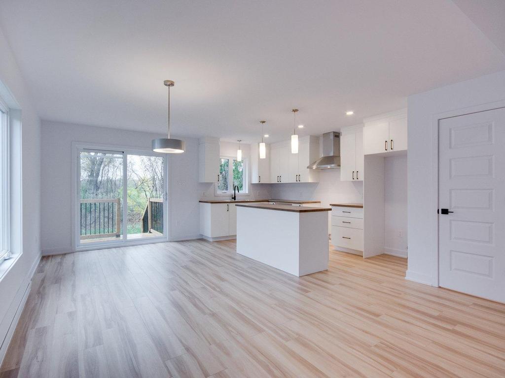 









956


Rue St-Louis

,
Gatineau (Gatineau),




QC
J8T2S4

