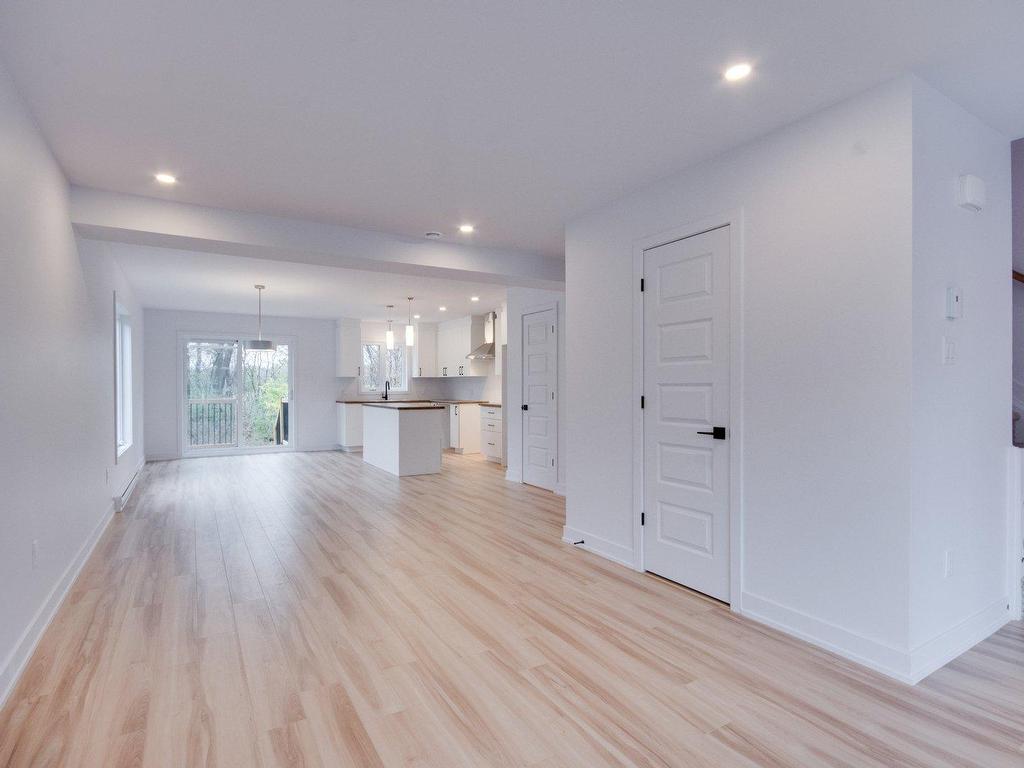 









956


Rue St-Louis

,
Gatineau (Gatineau),




QC
J8T2S4


