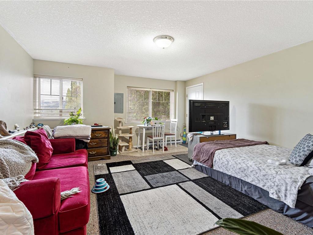 









1394/1396


Graham

Cres,
Nanaimo,




BC
V9S 2E3

