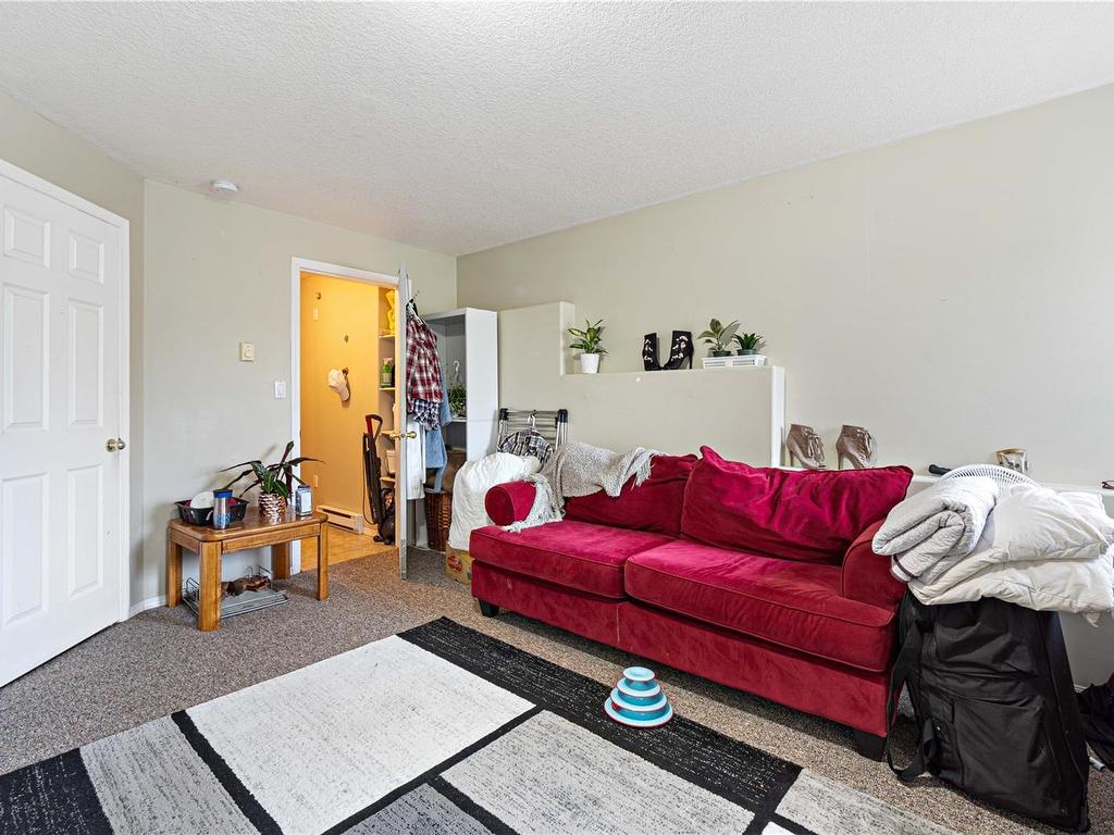 









1394/1396


Graham

Cres,
Nanaimo,




BC
V9S 2E3

