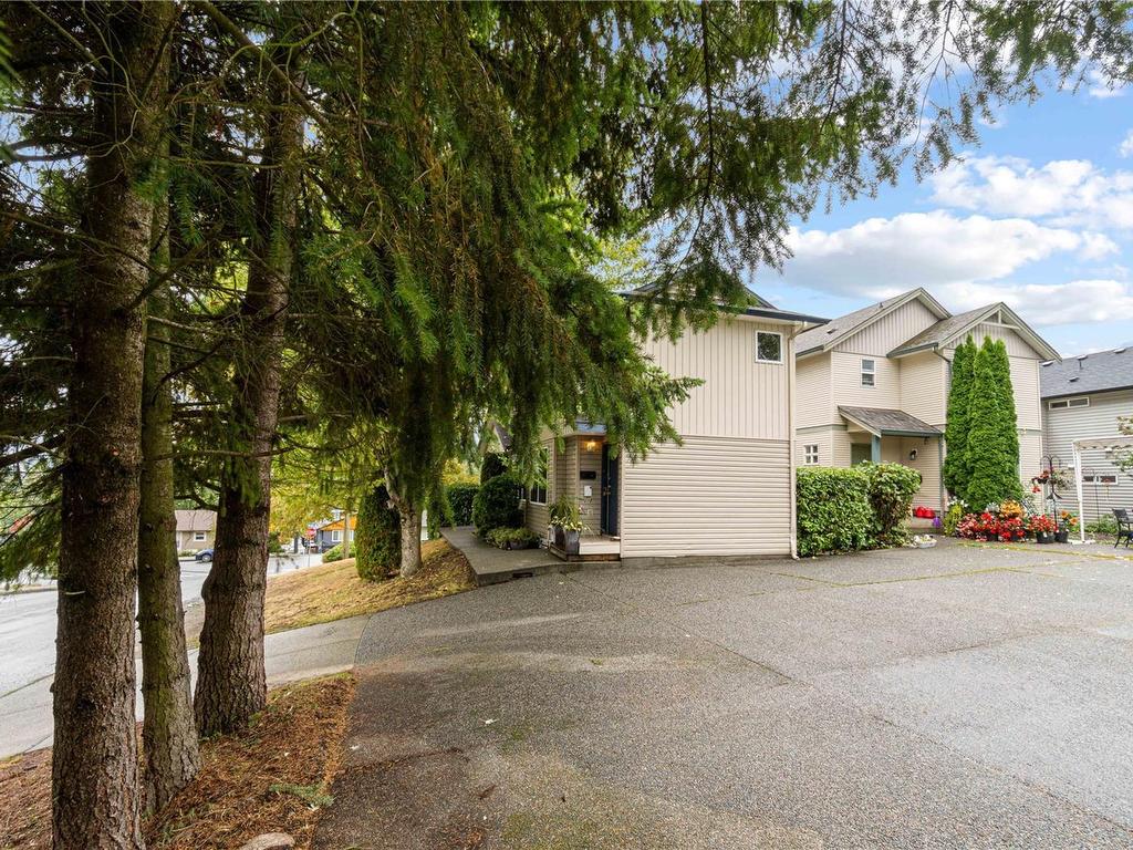 









1394/1396


Graham

Cres,
Nanaimo,




BC
V9S 2E3

