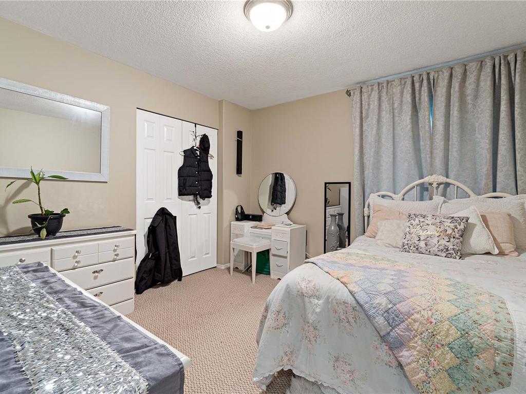 









1394/1396


Graham

Cres,
Nanaimo,




BC
V9S 2E3

