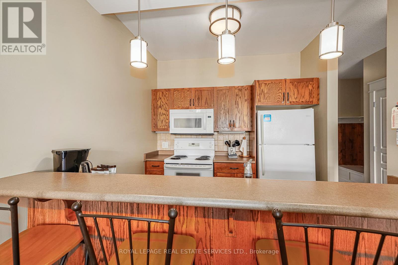 












120 - 125 FAIRWAY COURT

,
Blue Mountains,




Ontario
L9Y0P8

